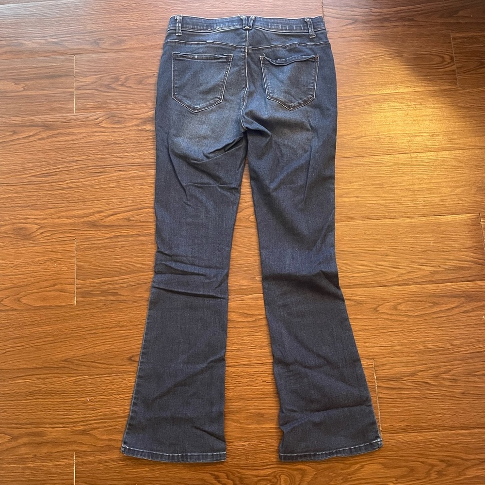 Gibson Latimer women’s boot cut elastic waist jeans. Size 6.